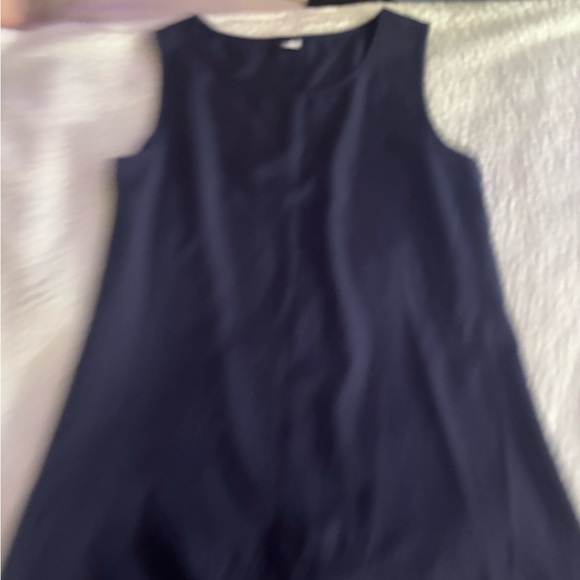 Chic Navy Sleeveless Blouse - Picture 2 of 3